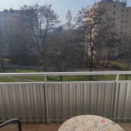 Eleonoras Im 2og Inklusive Eigenen Parkplaetzen Vor Der Tuer Fuer Bis Zu 8 Personen Geeignet